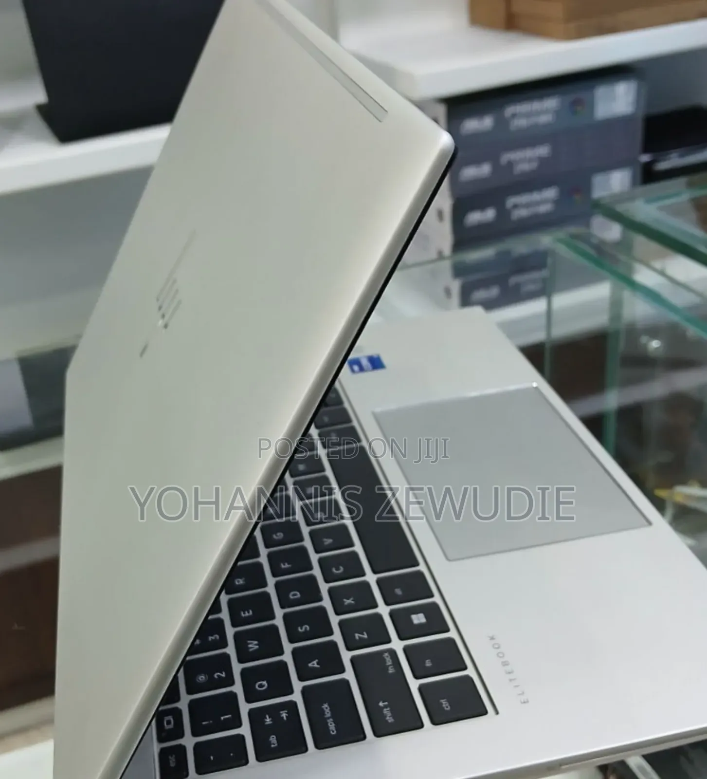 New Laptop HP EliteBook 830 G8 16GB Intel Core I7 SSD 1T