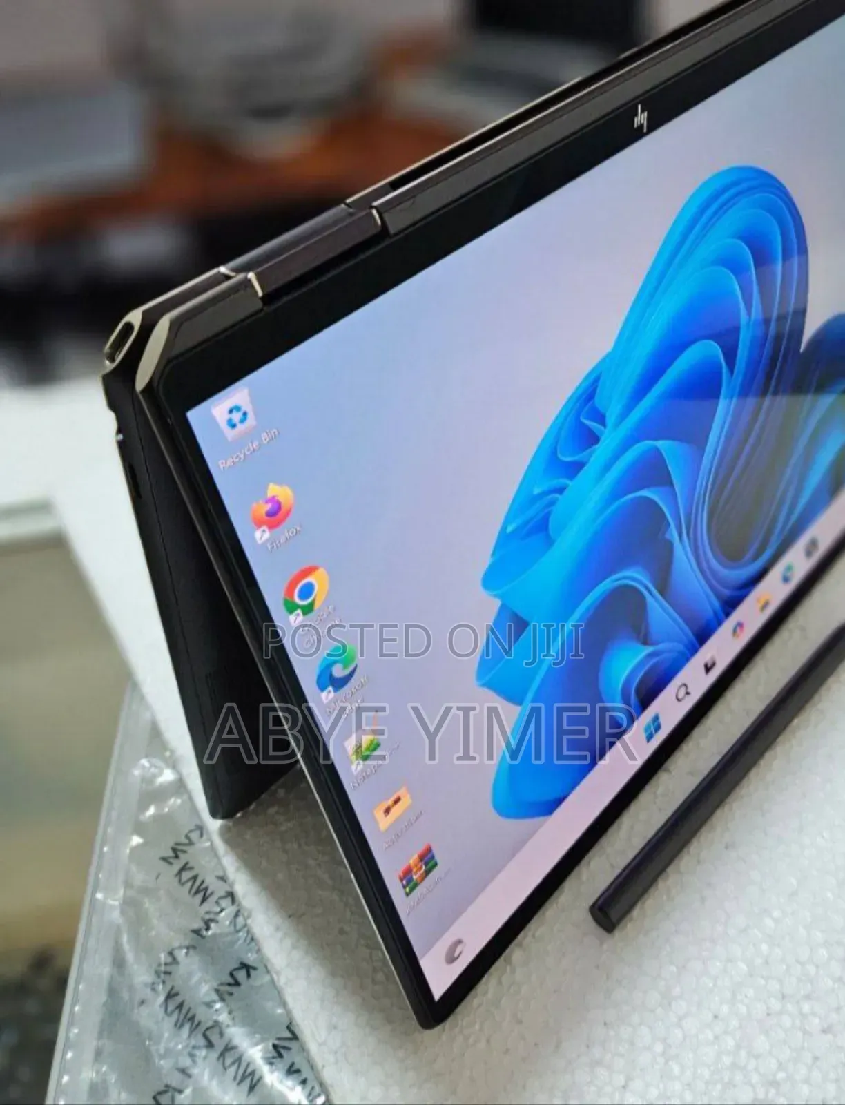 New Laptop HP Spectra 13 16GB Intel Core I7 SSD 1T