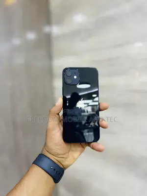 Photo - Apple iPhone 12 256 GB Black