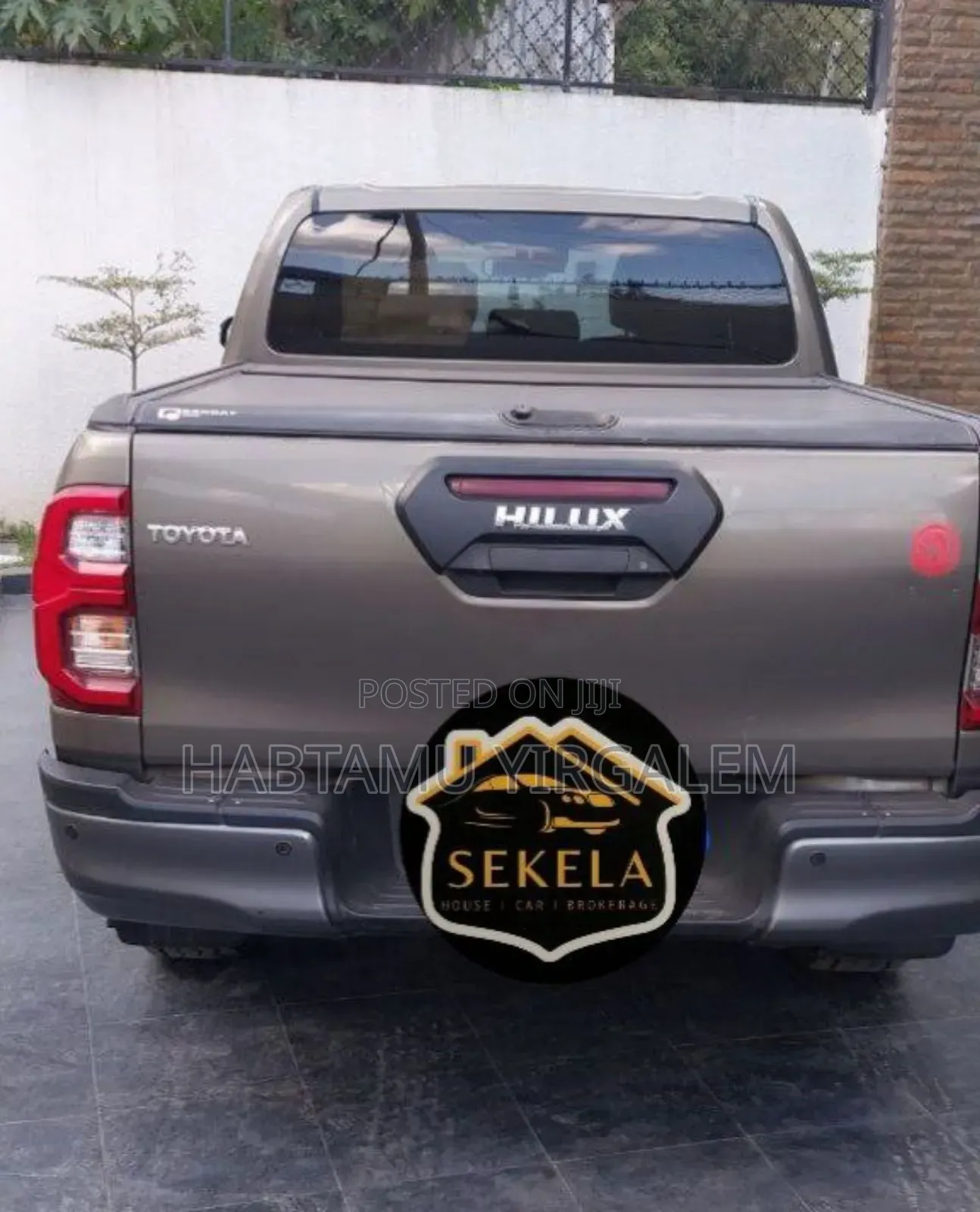 Toyota Hilux 2021 Brown