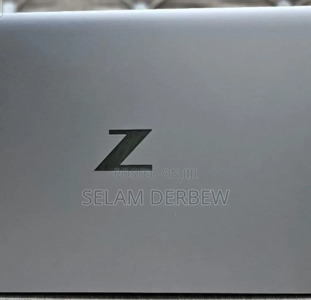New Laptop HP ZBook Firefly G8 32GB Intel Core I7 SSD 1T