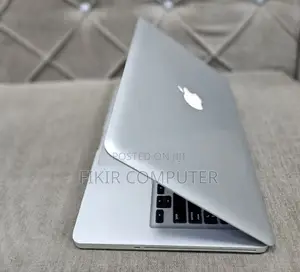 New Laptop Apple MacBook 2012 6GB Intel Core I5 SSD 256GB