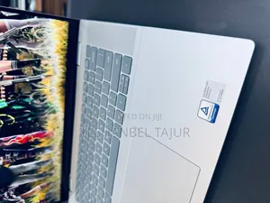 New Laptop Dell Inspiron 16 5620 16GB AMD Ryzen 5 SSD 512GB