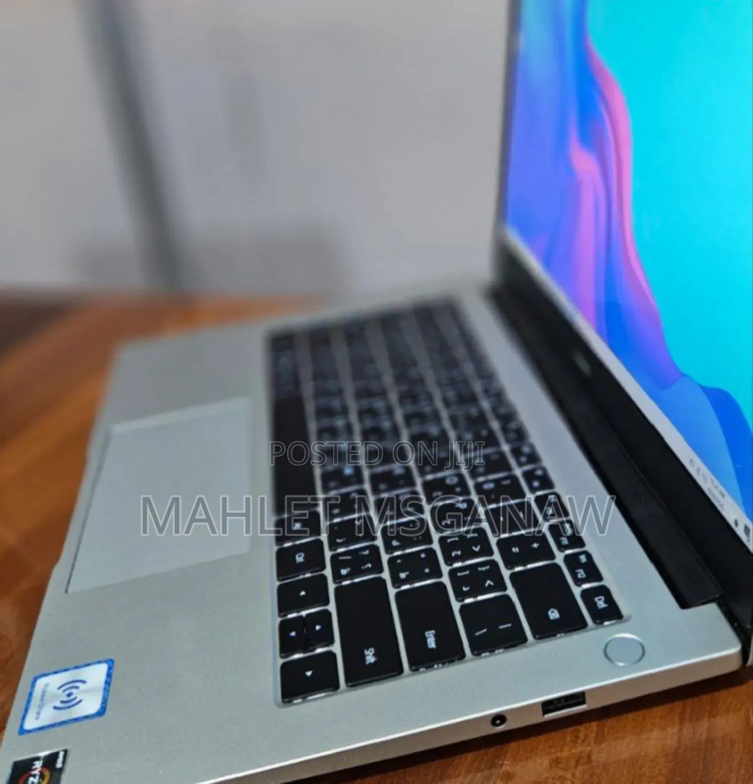 New Laptop Huawei MateBook 13 WRT-W19E 8GB Intel Core I5 SSD 512GB