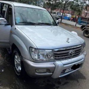 Photo - Toyota Land Cruiser 2006 White