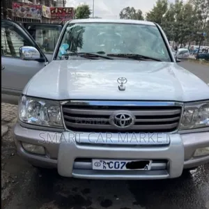 Toyota Land Cruiser 2006 White