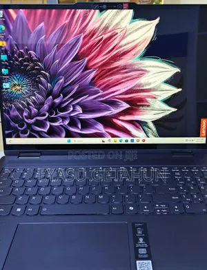 New Laptop Lenovo Yoga 7i 16GB Intel Core Ultra 7 SSD 1T
