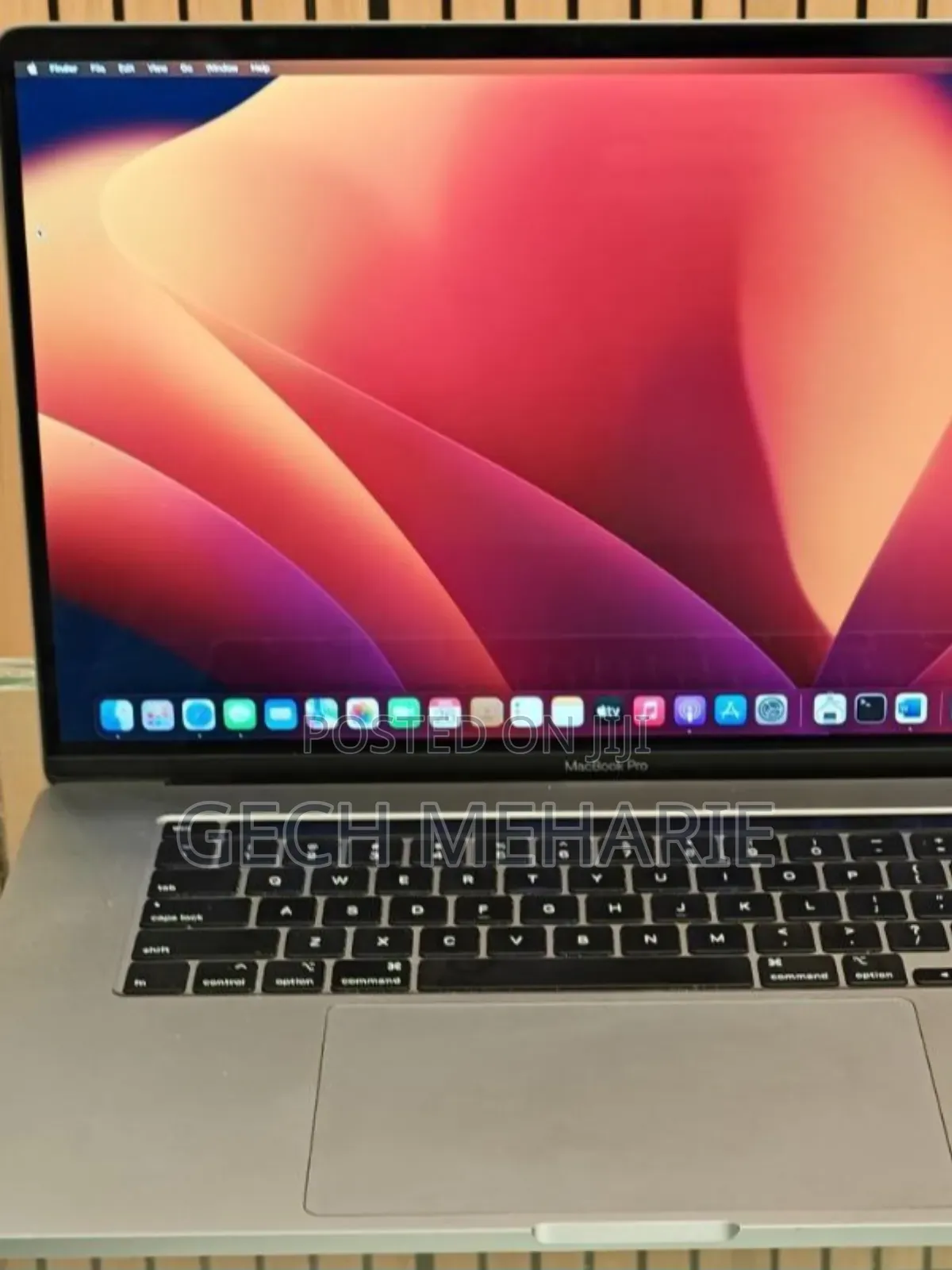New Laptop Apple MacBook Pro 2019 16GB Intel Core I7 SSD 512GB