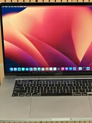 New Laptop Apple MacBook Pro 2019 16GB Intel Core I7 SSD 512GB