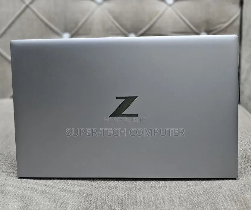 New Laptop HP ZBook Firefly G8 32GB Intel Core I7 SSD 1T