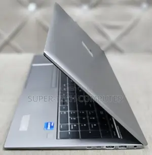 New Laptop HP ZBook Firefly G8 32GB Intel Core I7 SSD 1T