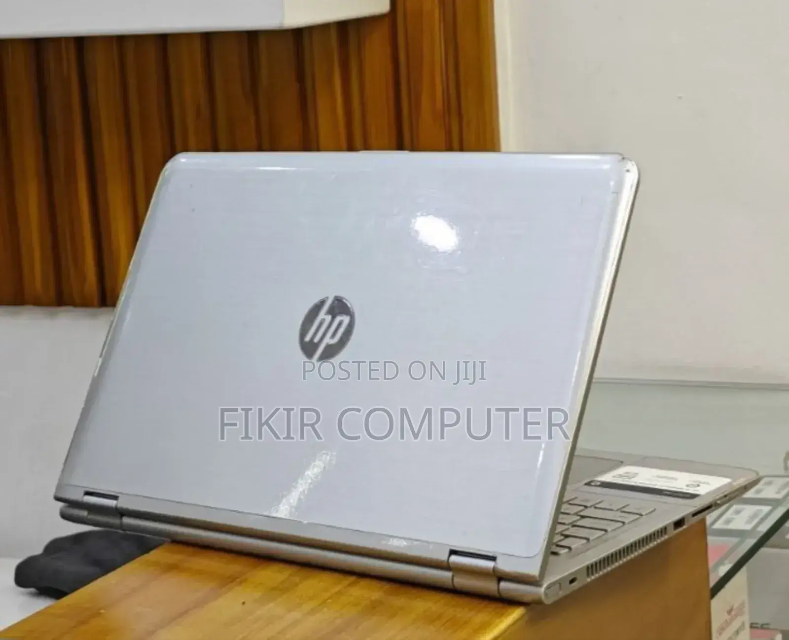 New Laptop HP Envy X360 8GB Intel Core I7 HDD 512GB