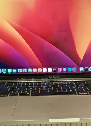 New Laptop Apple MacBook Pro 2019 16GB Intel Core I7 SSD 512GB