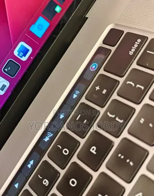 New Laptop Apple MacBook Pro 2019 16GB Intel Core I7 SSD 512GB