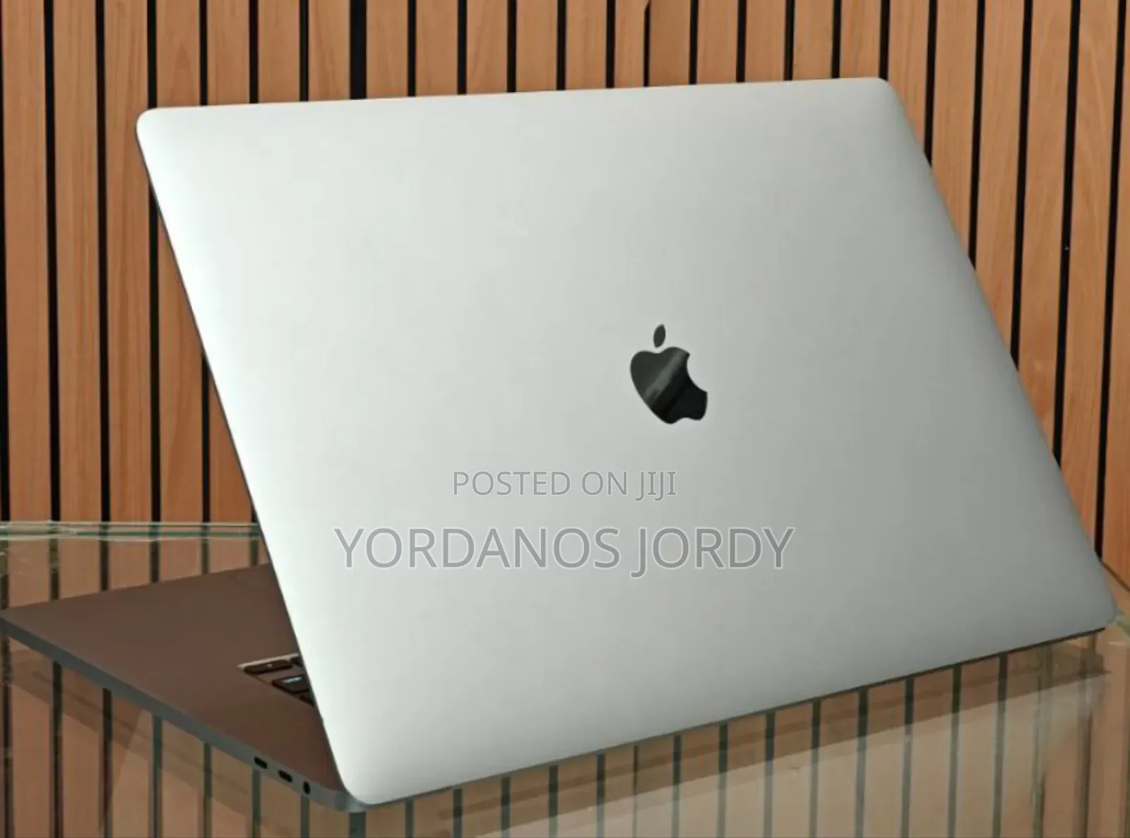 New Laptop Apple MacBook Pro 2019 16GB Intel Core I7 SSD 512GB