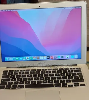 New Laptop Apple MacBook 2017 8GB Intel Core I5 SSD 128GB