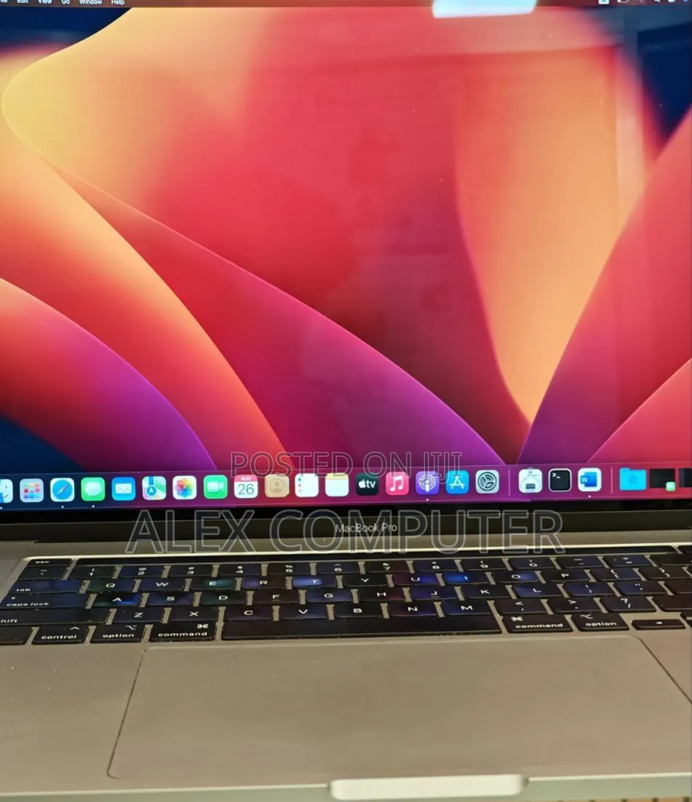 New Laptop Apple MacBook Pro 2019 16GB Intel Core I7 SSD 512GB
