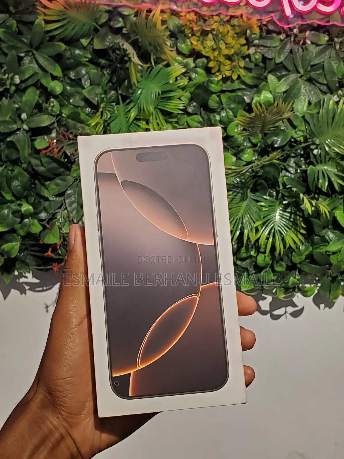 New Apple iPhone 16 Pro Max 256 GB Gold