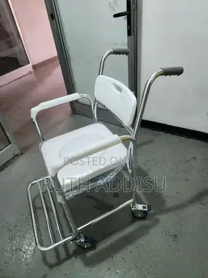 Photo - Commode Wheelchair乏美commode Wheelchair座位wheelchair Commode協調wheelchair