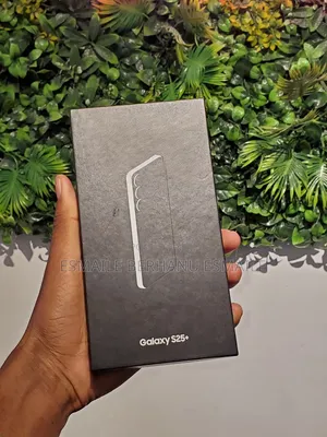 Photo - New Samsung Galaxy S25+ 256 GB Silver