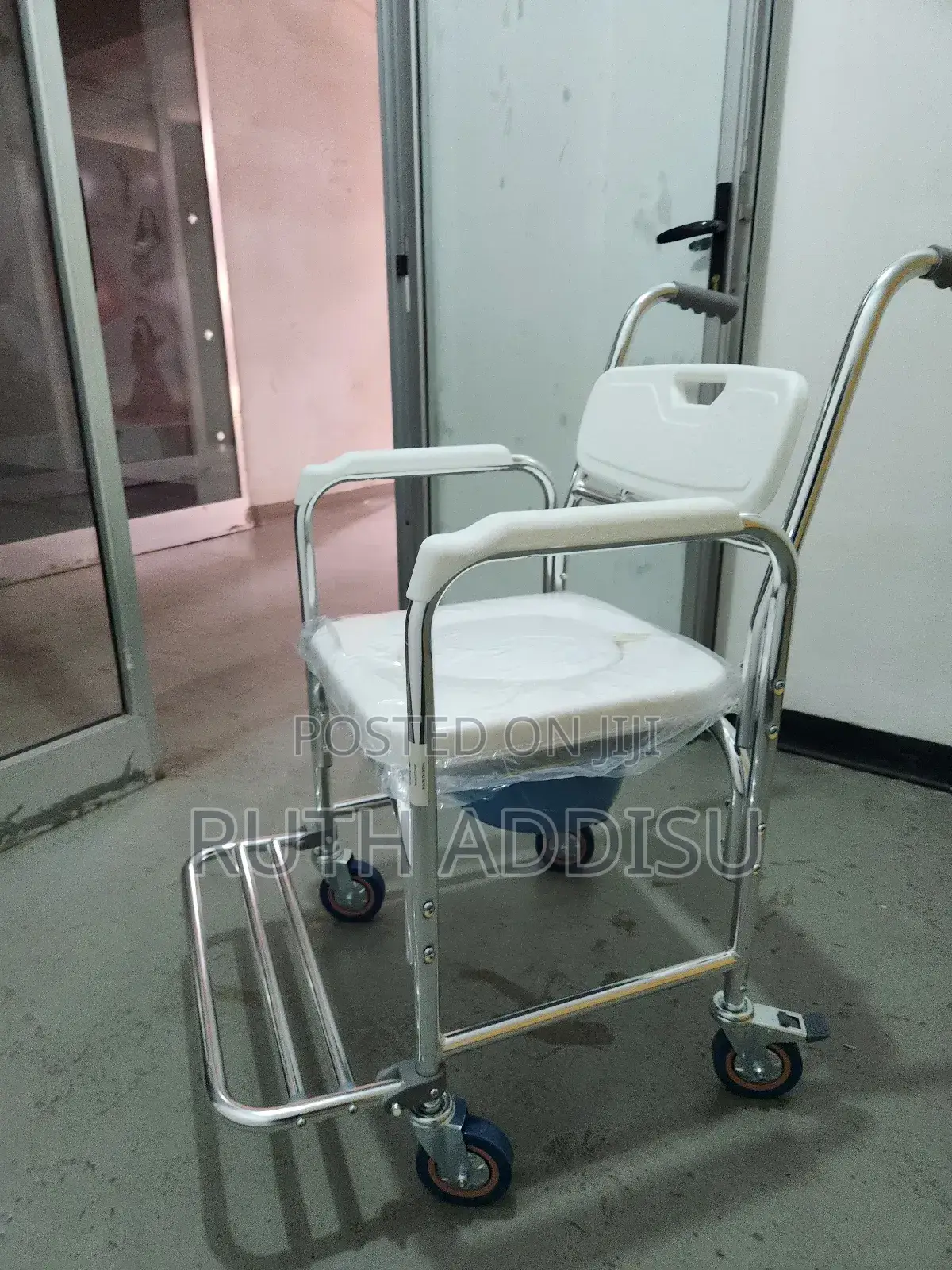Commode Wheelchair痱不toilet Wheelchair胺你commode Bed Pan Wheelchair
