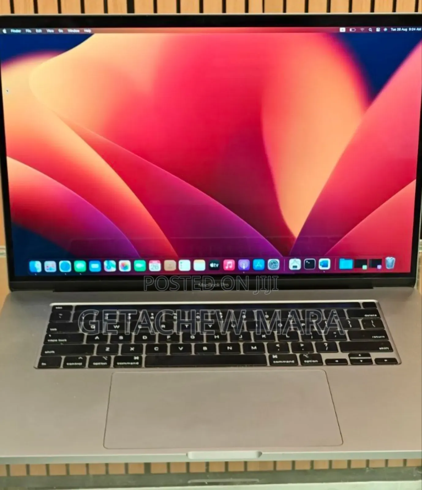 New Laptop Apple MacBook Pro 2019 16GB Intel Core I7 SSD 512GB