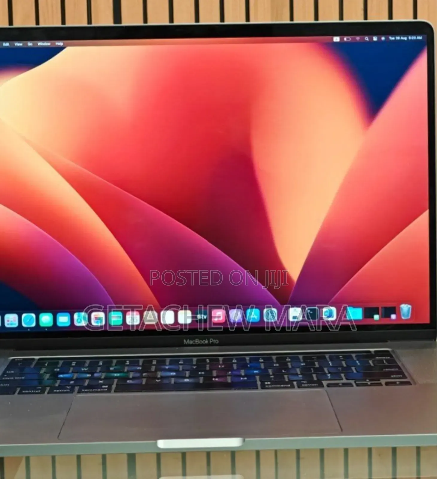 New Laptop Apple MacBook Pro 2019 16GB Intel Core I7 SSD 512GB