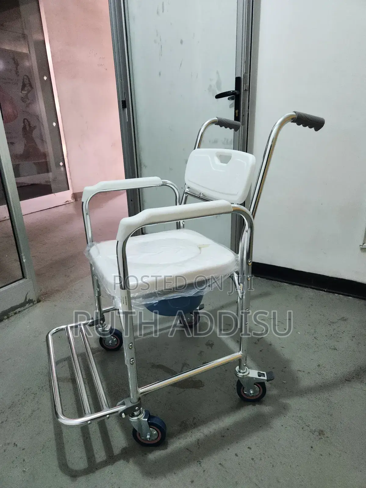 Wheelchair垢和wheelchair壓嶋wheelchair袮了commode Wheelchair參觀wheelchair