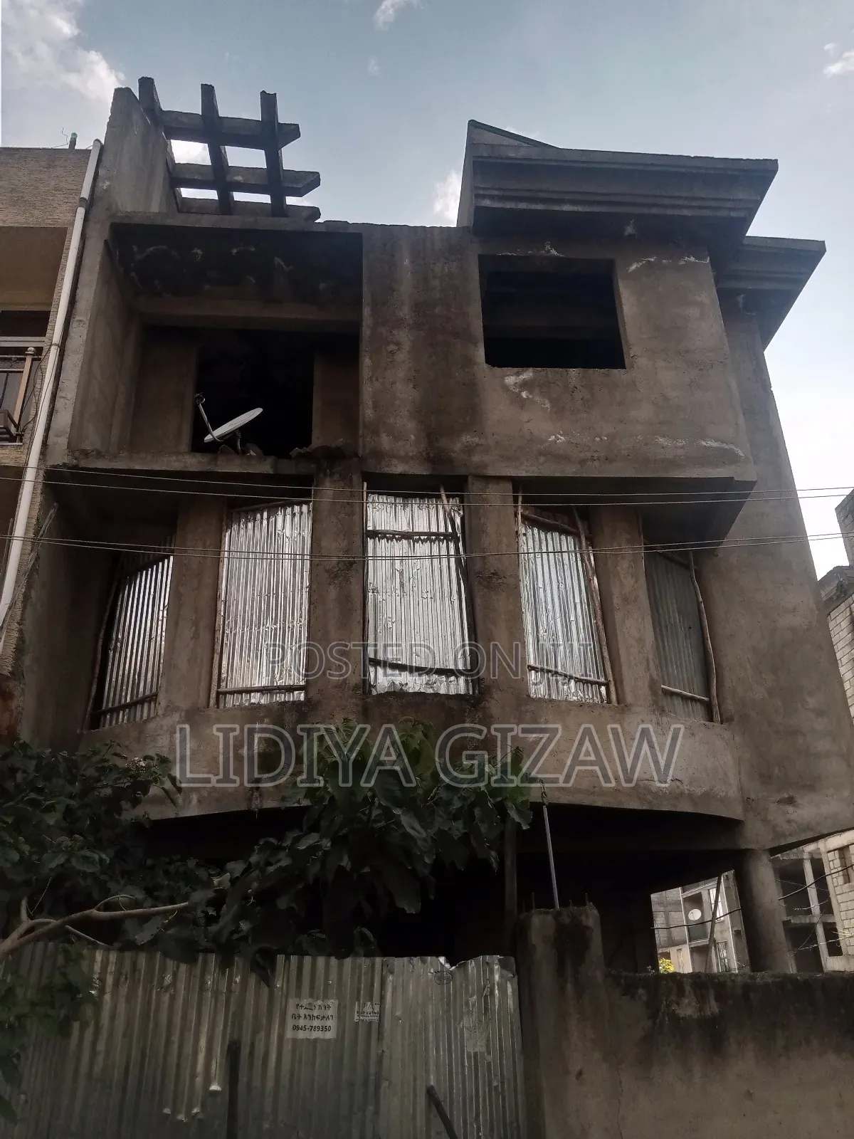 5bdrm House in Akaky Kaliti for sale