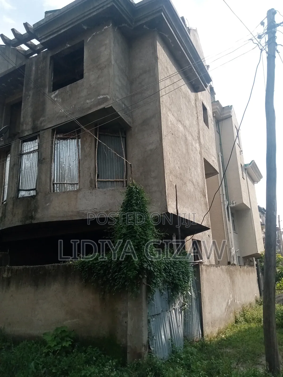5bdrm House in Akaky Kaliti for sale
