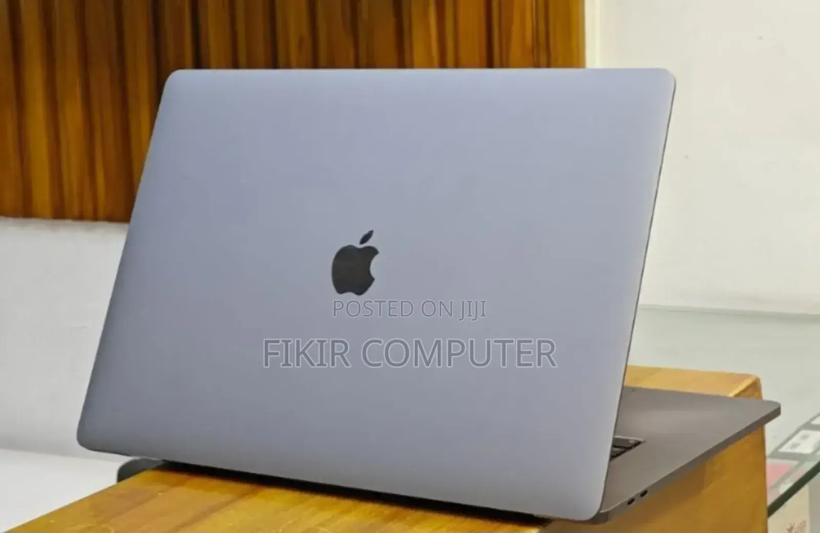 New Laptop Apple MacBook Pro 2019 32GB Intel Core I9 SSD 512GB