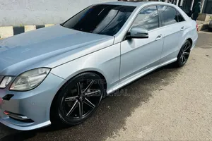 Mercedes-Benz E200 2014 Silver