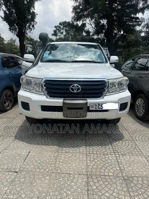 Photo - Toyota Land Cruiser 2016 White