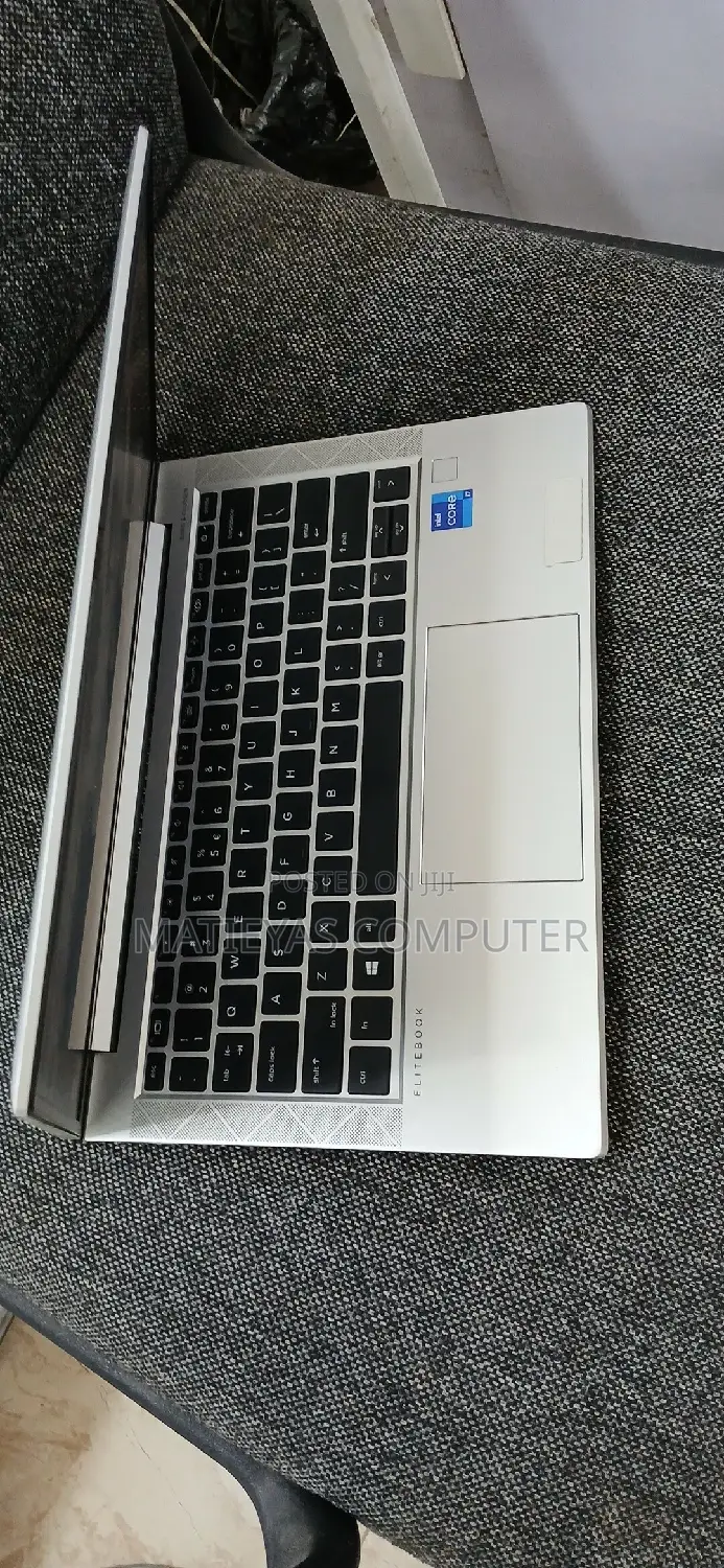 New Laptop HP EliteBook 830 G8 16GB Intel Core I7 SSD 1T