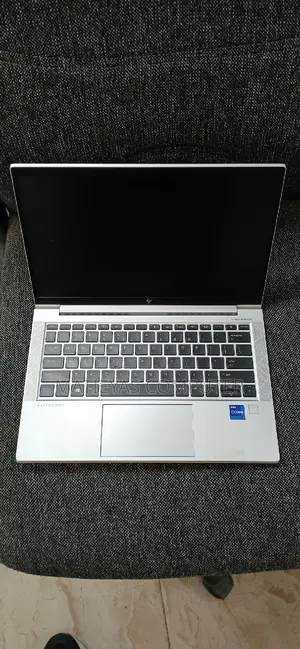 New Laptop HP EliteBook 830 G8 16GB Intel Core I7 SSD 1T