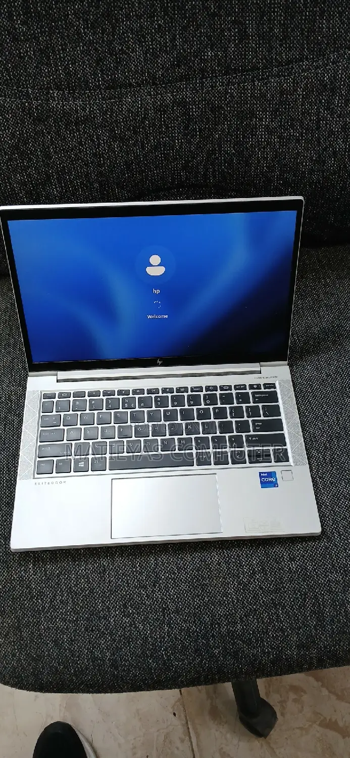 New Laptop HP EliteBook 830 G8 16GB Intel Core I7 SSD 1T