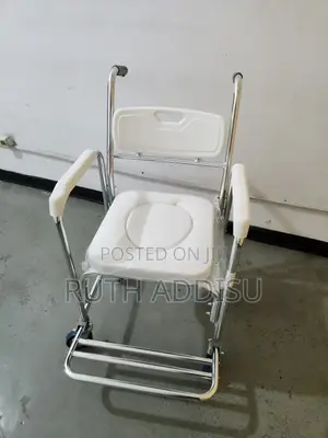 Photo - Commode Wheelchair朱槿commode Wheelchair𣋡我wheelchair祭祀wheelchair Poty