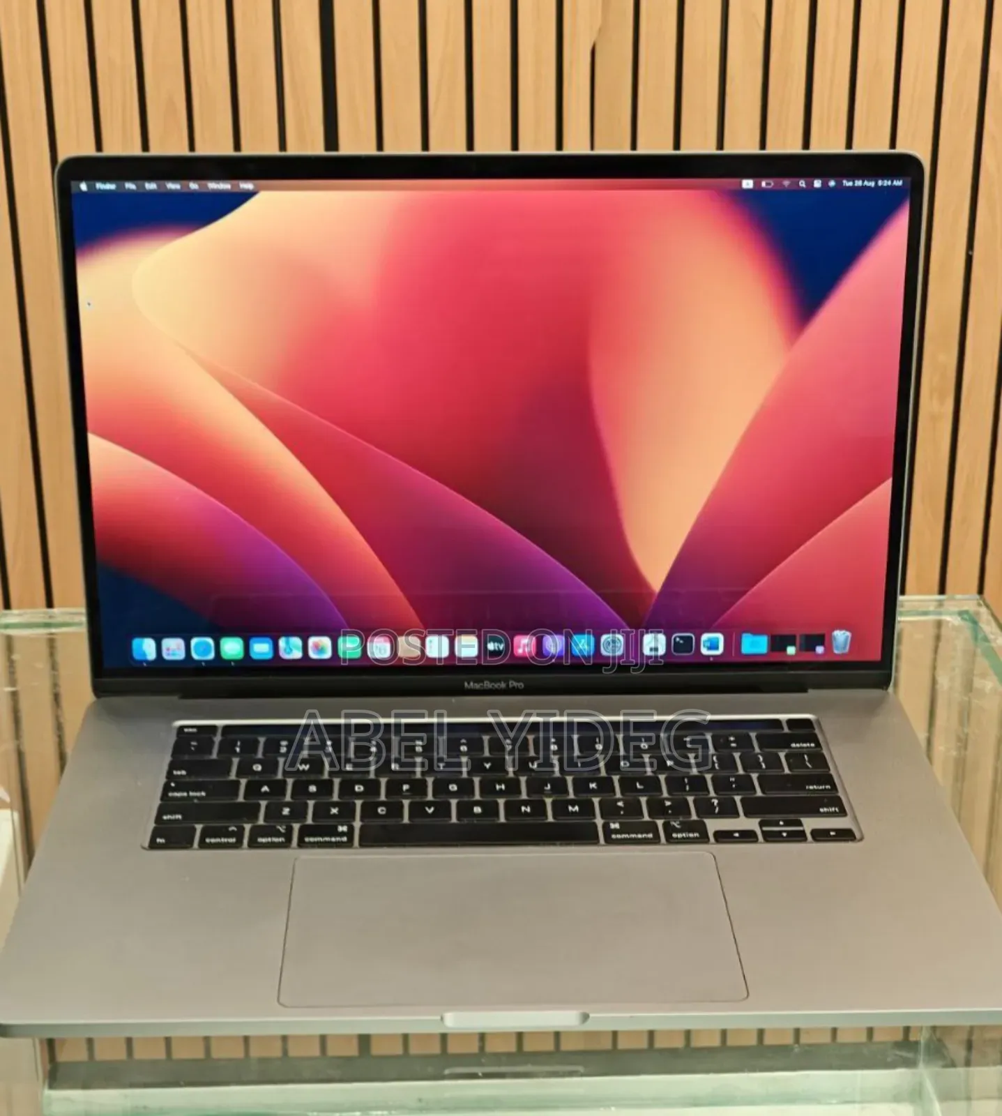 New Laptop Apple MacBook Pro 2019 16GB Intel Core I7 SSD 512GB