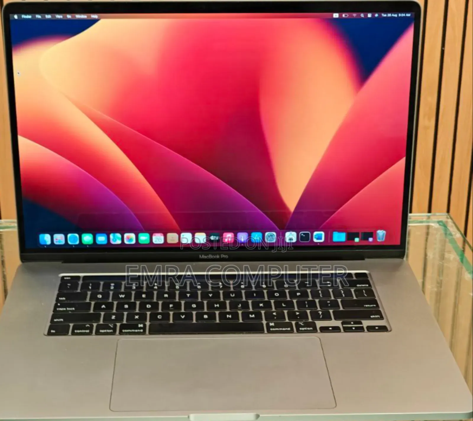 New Laptop Apple MacBook Pro 2019 16GB Intel Core I7 SSD 512GB