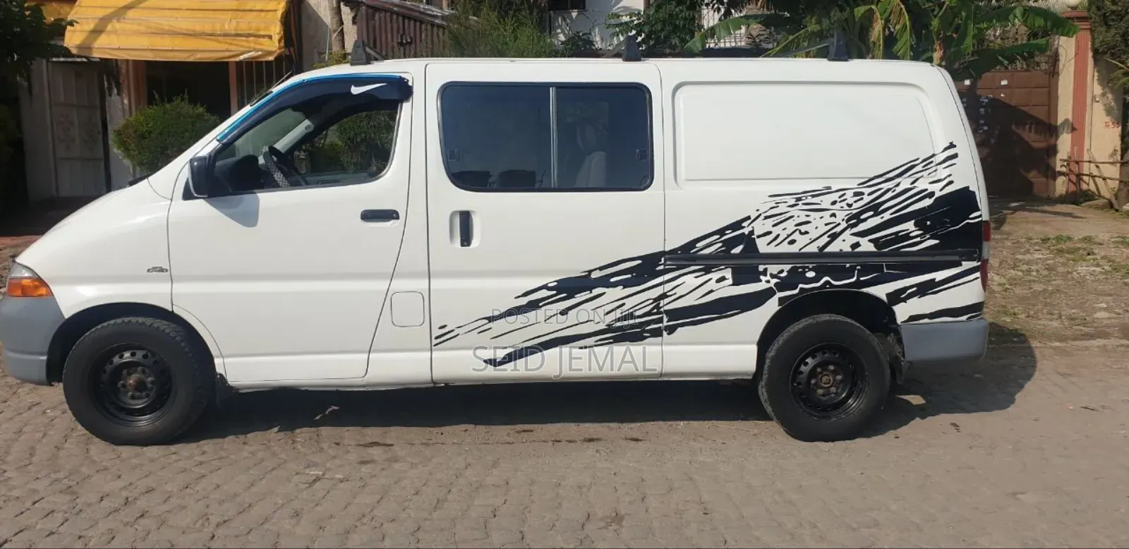 Toyota HiAce 2002 White