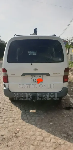 Toyota HiAce 2002 White