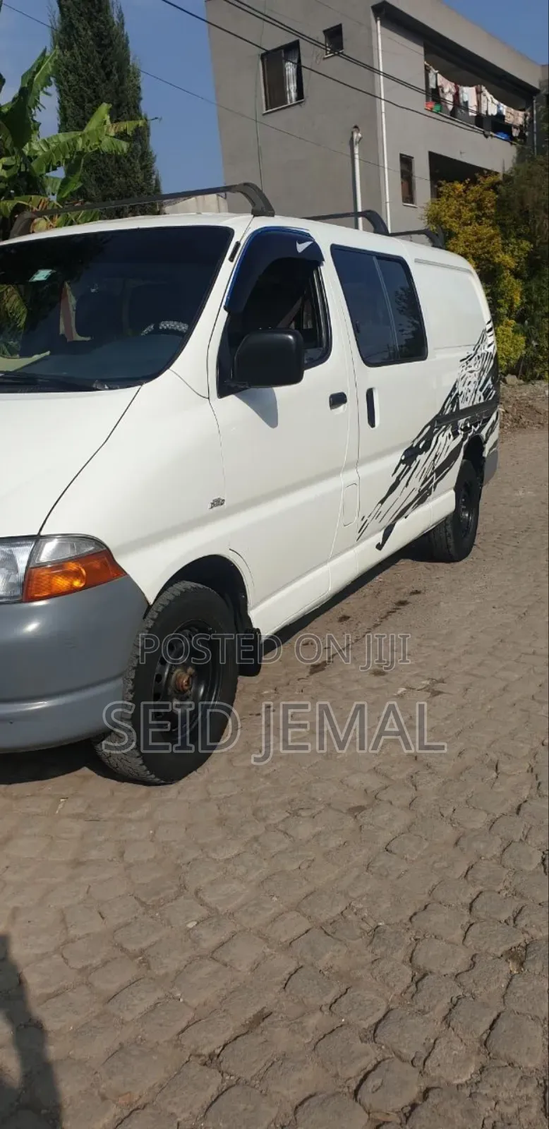Toyota HiAce 2002 White