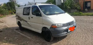 Toyota HiAce 2002 White