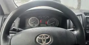 Toyota Land Cruiser 2016 White