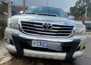 Toyota Hilux 2013 Gold