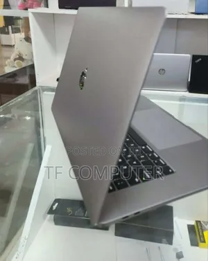 New Laptop Apple MacBook Pro 2019 32GB Intel Core I9 SSD 512GB