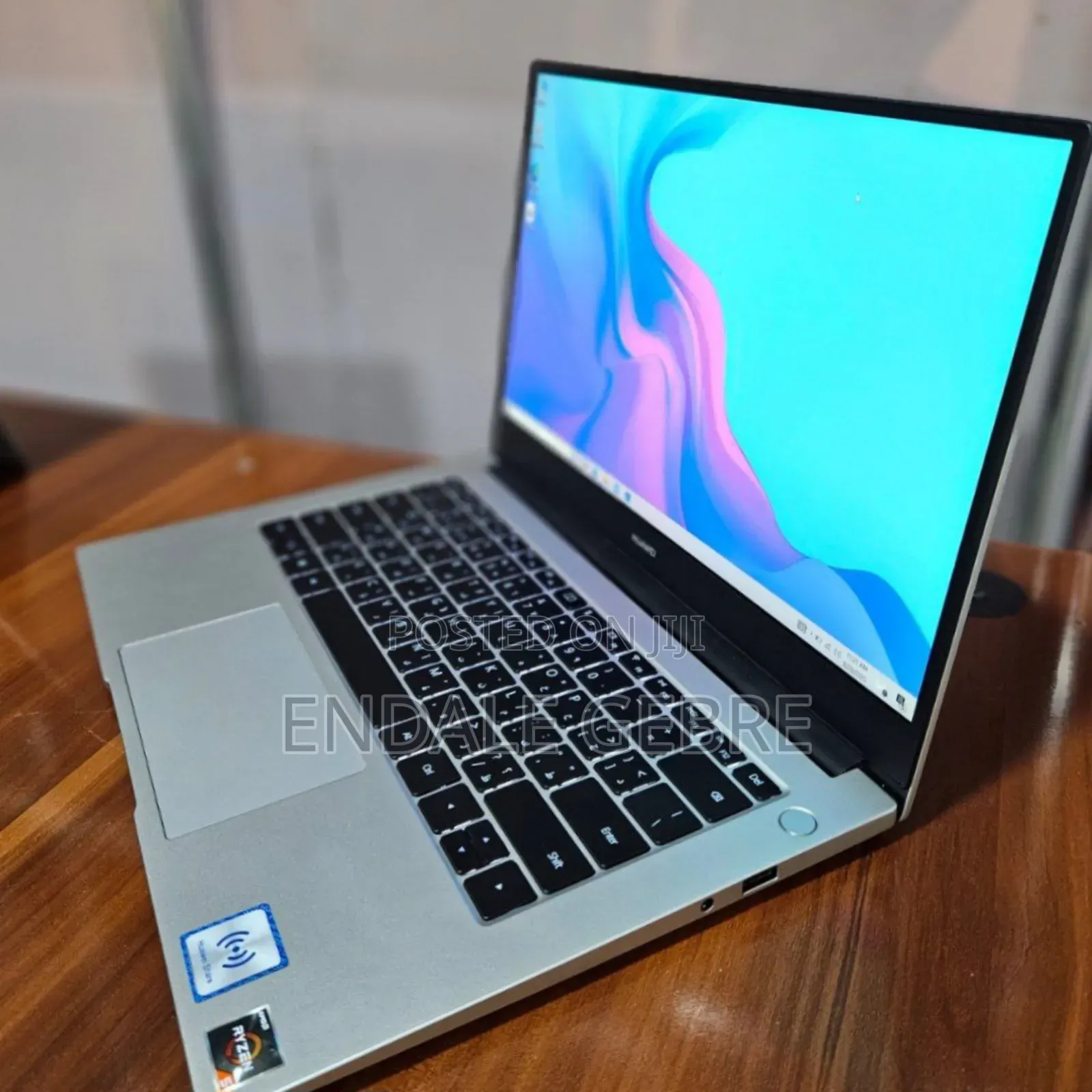 New Laptop Huawei MateBook 13 WRT-W19E 8GB AMD Ryzen 5 SSD 512GB