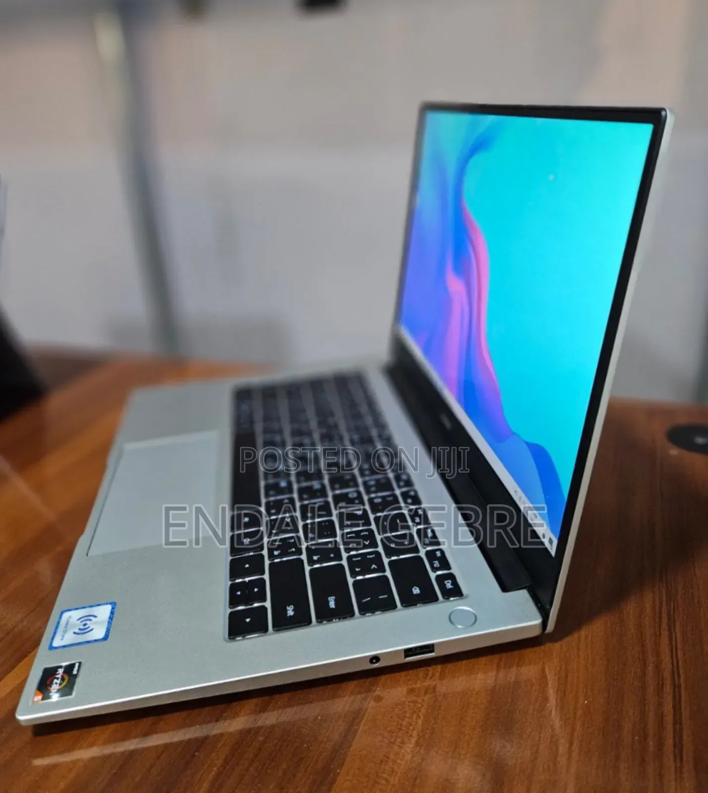 New Laptop Huawei MateBook 13 WRT-W19E 8GB AMD Ryzen 5 SSD 512GB