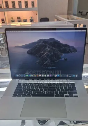 New Laptop Apple MacBook Pro 2019 16GB Intel Core I7 SSD 512GB