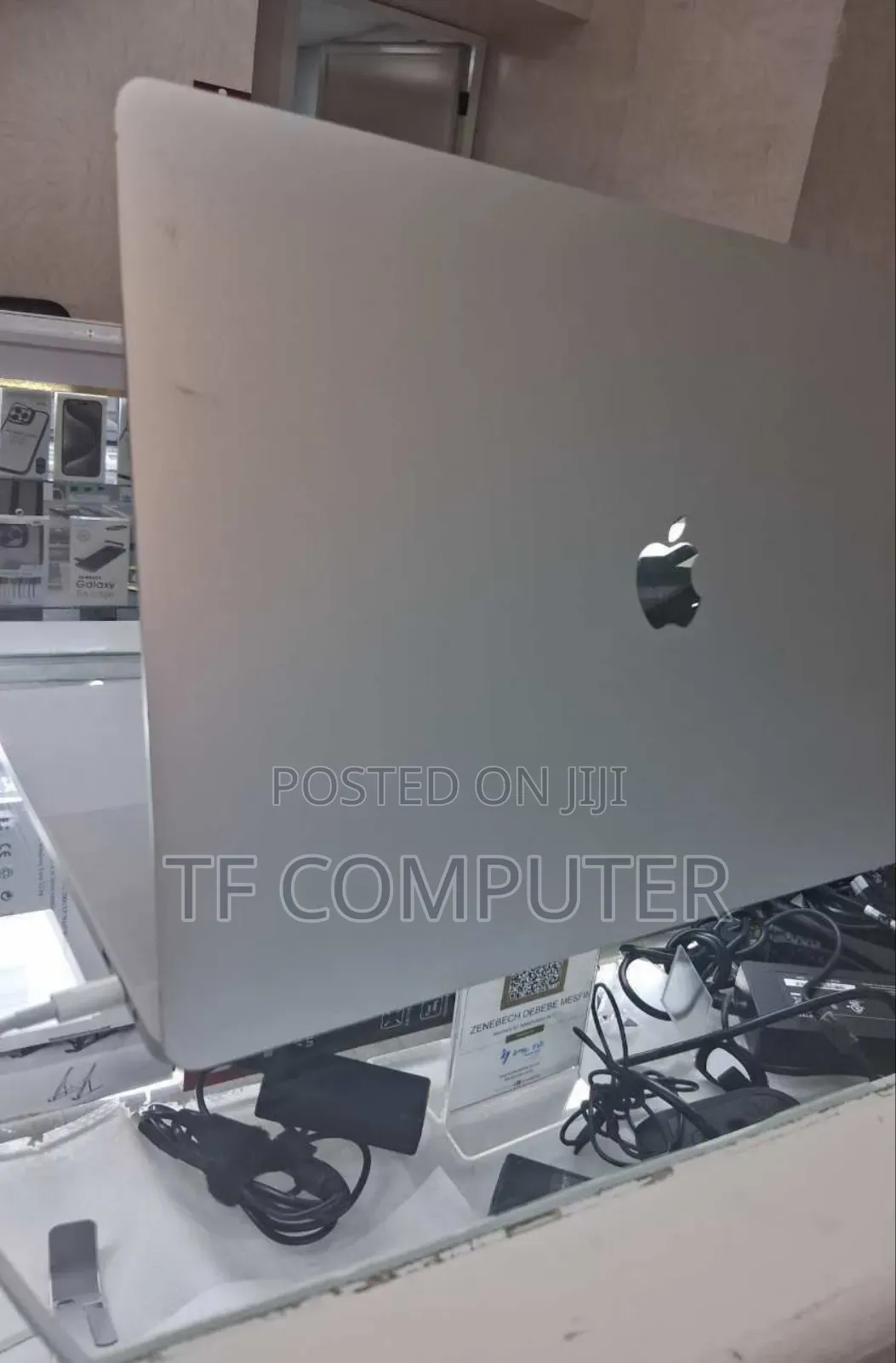 New Laptop Apple MacBook Pro 2019 16GB Intel Core I7 SSD 512GB